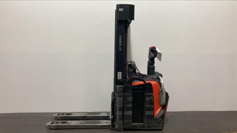 Toyota SPE160L Hochhubwagen www.heinbockel-gabelstapler.de