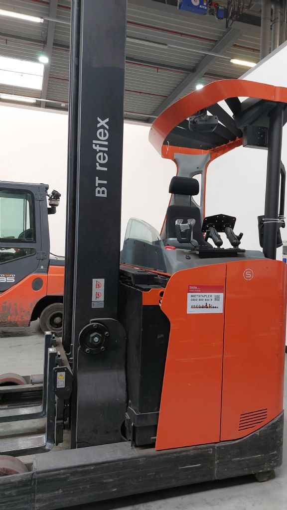 Toyota RRE160HE Schubmaststapler loeffler-gabelstapler.de