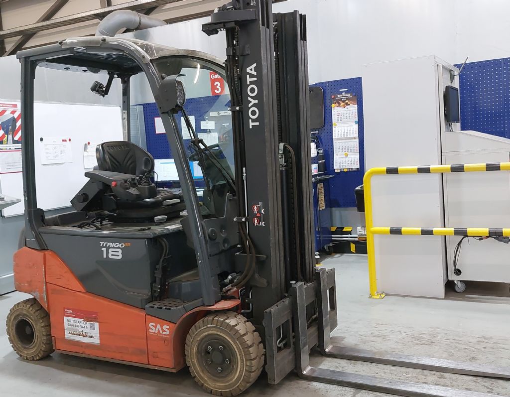 Toyota 8FBM18T Elektro 4 Rad-Stapler www.foerdertechnik-rietberg.de Toyota 8FBM18T Elektro 4 Rad-Stapler www.foerdertechnik-rietberg.de