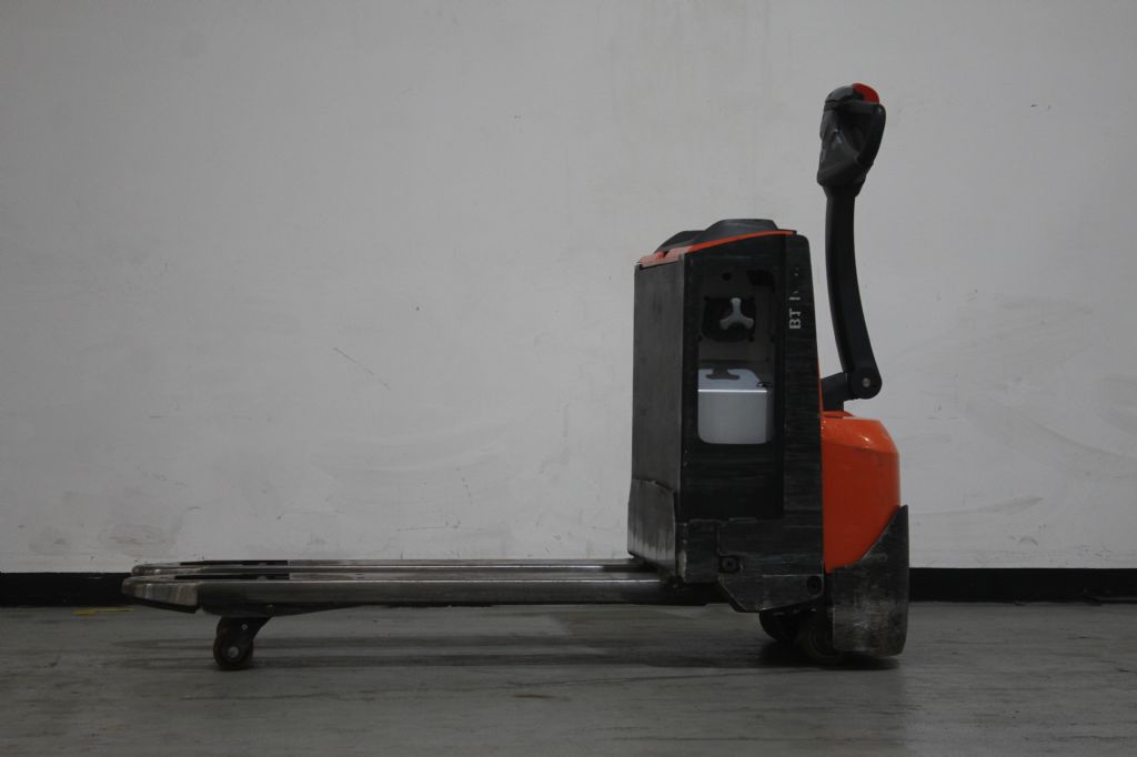 Toyota LWE200 Niederhubwagen loeffler-gabelstapler.de