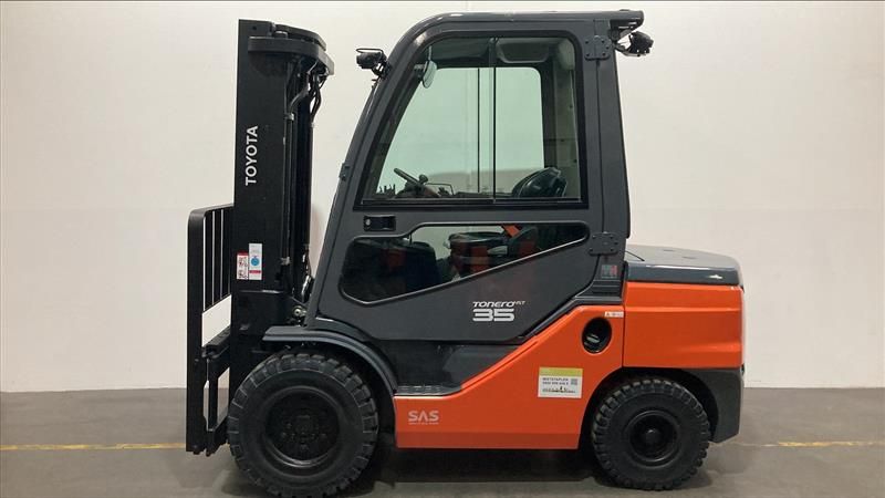 Toyota 56-8FDJ35F Dieselstapler www.foerdertechnik-rietberg.de Toyota 56-8FDJ35F Dieselstapler www.foerdertechnik-rietberg.de