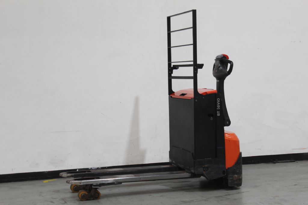 Toyota LWE160 Niederhubwagen www.heinbockel-gabelstapler.de