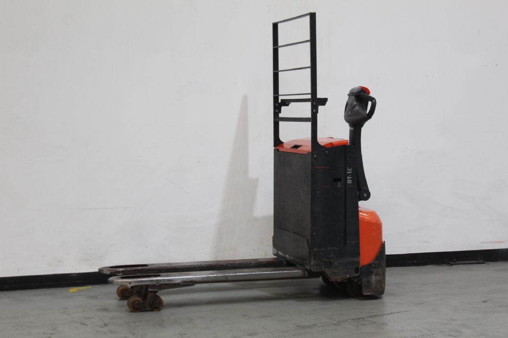 Toyota LWE160 Niederhubwagen www.heinbockel-gabelstapler.de