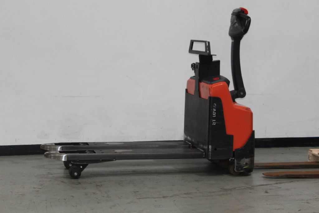 Toyota LWI160 Niederhubwagen www.heinbockel-gabelstapler.de