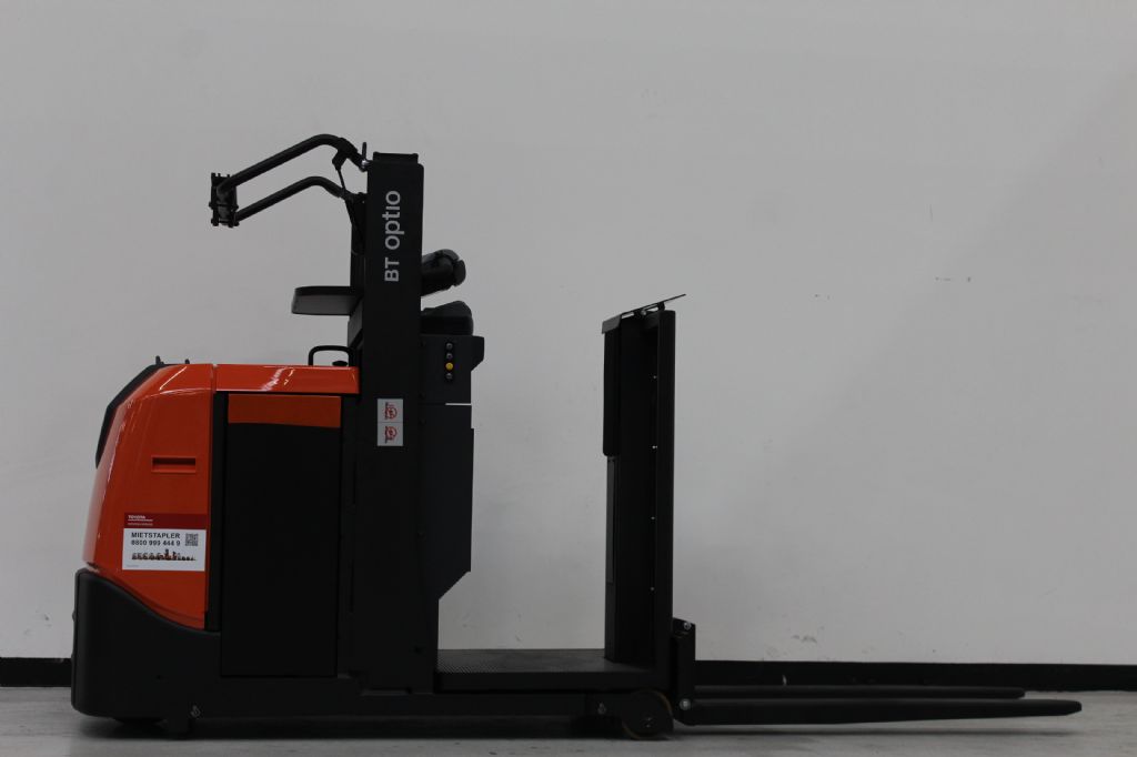 Toyota OSE100 Niederhubkommissionierer loeffler-gabelstapler.de