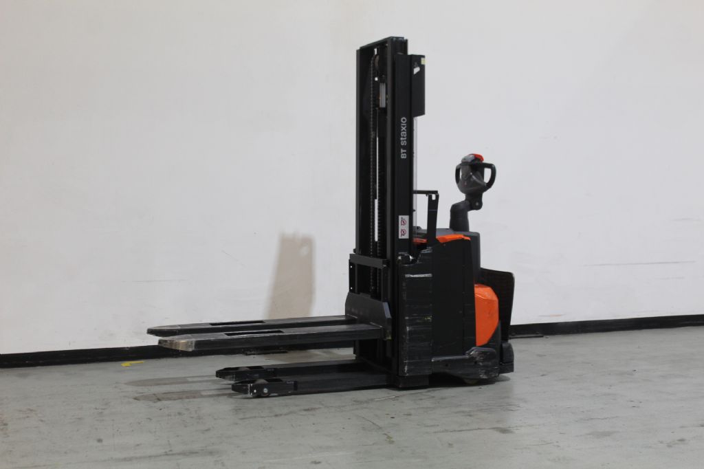 Toyota SWE120 Hochhubwagen loeffler-gabelstapler.de