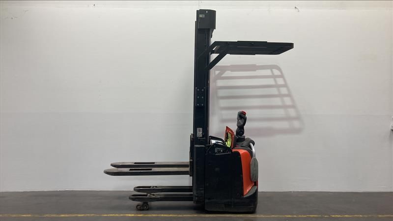 Toyota SPE160L Hochhubwagen www.foerdertechnik-rietberg.de Toyota SPE160L Hochhubwagen www.foerdertechnik-rietberg.de