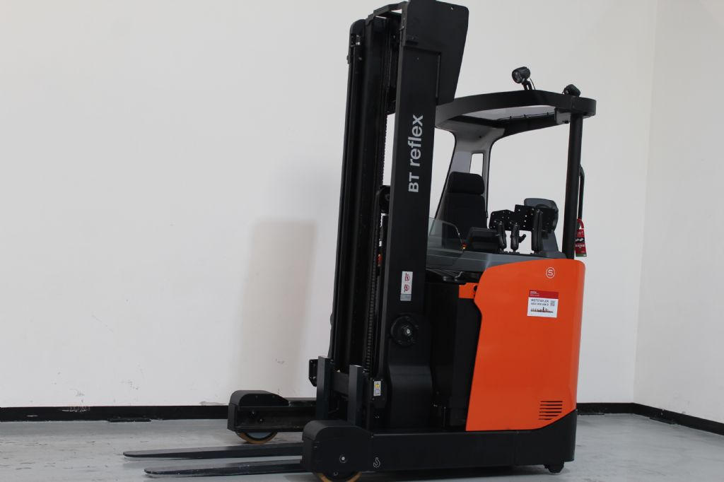 Toyota RRE160H Schubmaststapler www.foerdertechnik-rietberg.de Toyota RRE160H Schubmaststapler www.foerdertechnik-rietberg.de