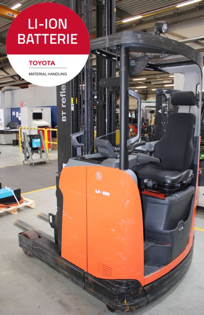 Toyota RRE140HE Schubmaststapler www.foerdertechnik-rietberg.de Toyota RRE140HE Schubmaststapler www.foerdertechnik-rietberg.de