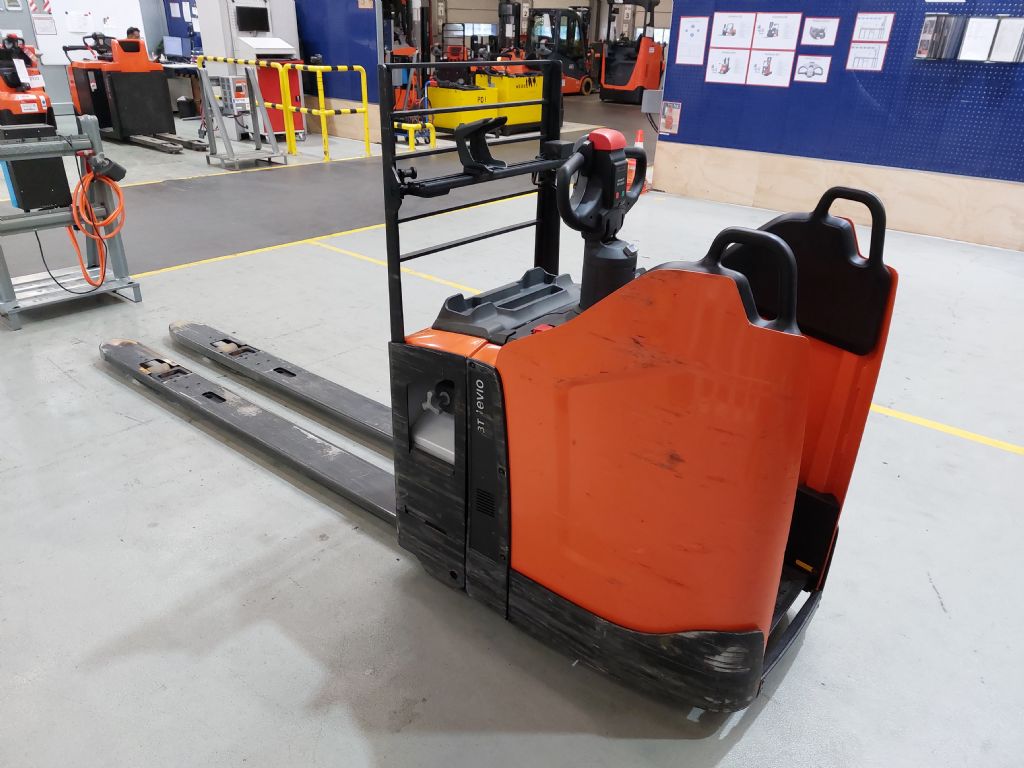 Toyota LPE200 Niederhubwagen www.foerdertechnik-rietberg.de Toyota LPE200 Niederhubwagen www.foerdertechnik-rietberg.de