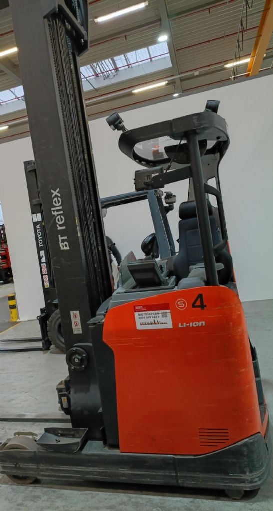 Toyota RRE160H Schubmaststapler gabelstapler-nord.de