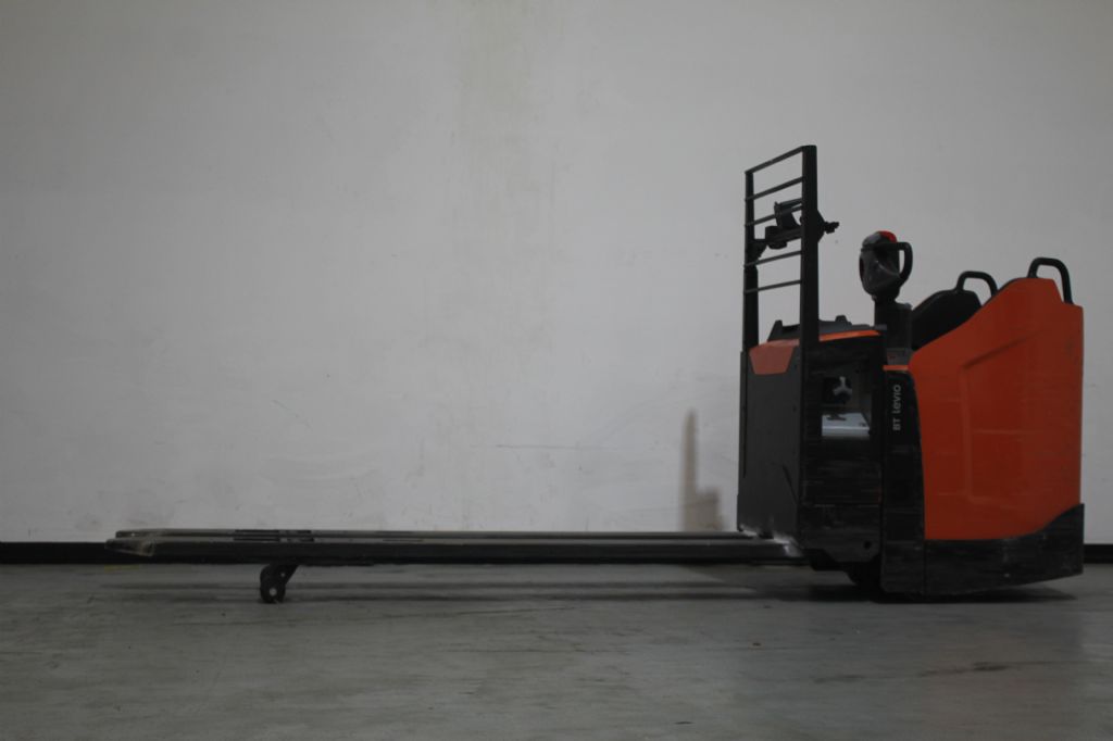 Toyota LPE200 Niederhubwagen gfg-gabelstapler.de