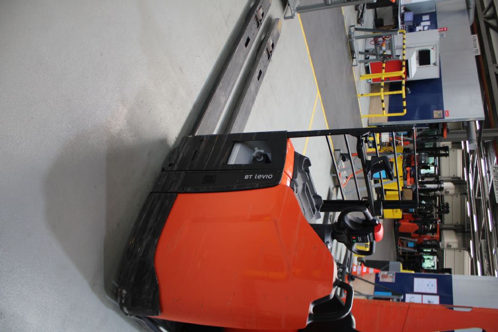 Toyota LPE200 Niederhubwagen www.heinbockel-gabelstapler.de