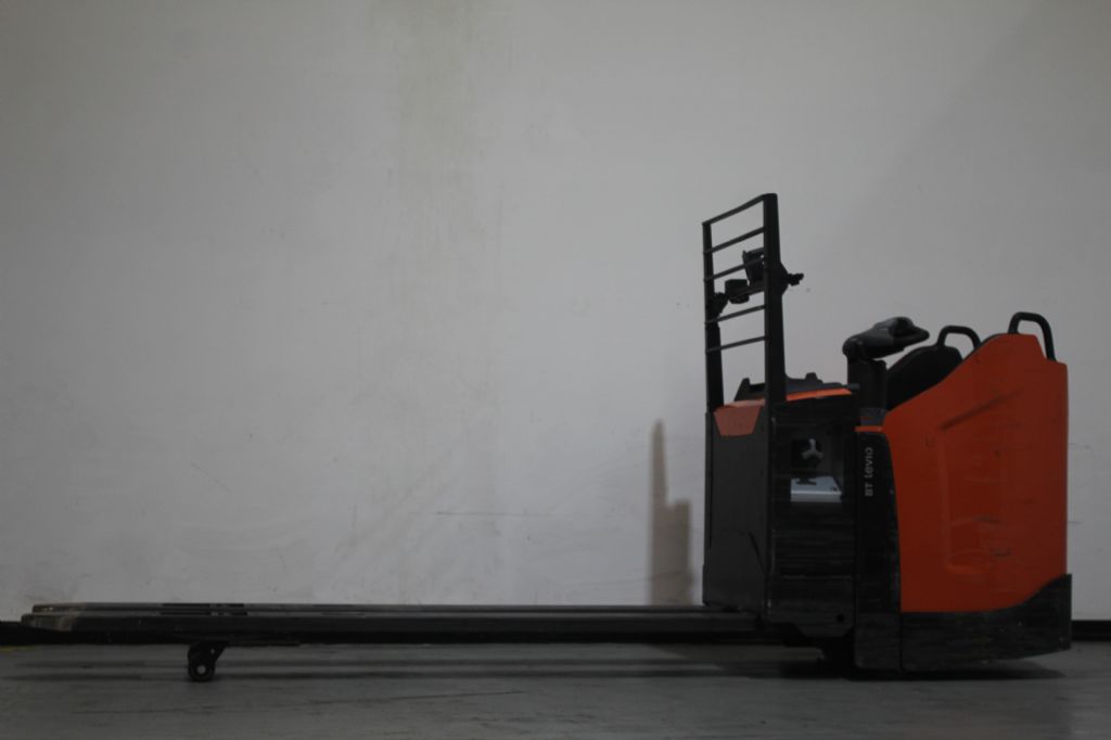 Toyota LPE200 Niederhubwagen gfg-gabelstapler.de