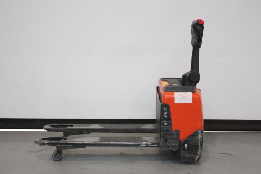 Toyota LWE130 Niederhubwagen loeffler-gabelstapler.de