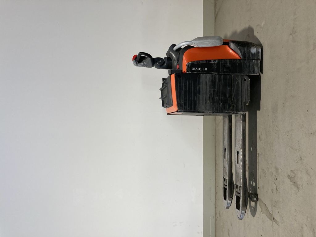 Toyota LPE250 Niederhubwagen www.heinbockel-gabelstapler.de