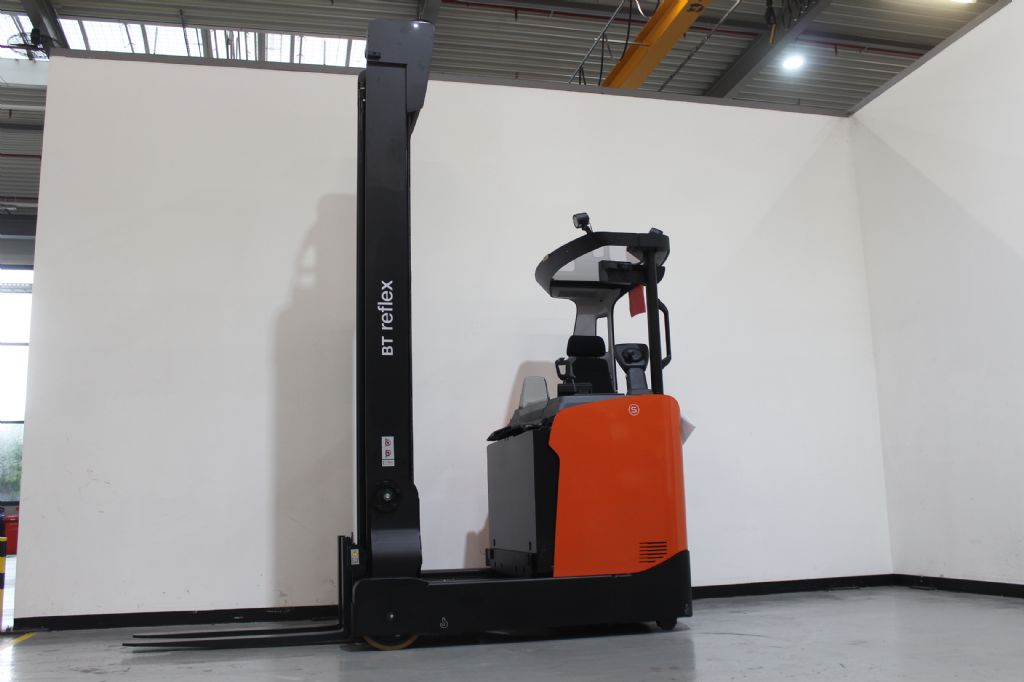 Toyota RRE200H Schubmaststapler www.foerdertechnik-rietberg.de Toyota RRE200H Schubmaststapler www.foerdertechnik-rietberg.de