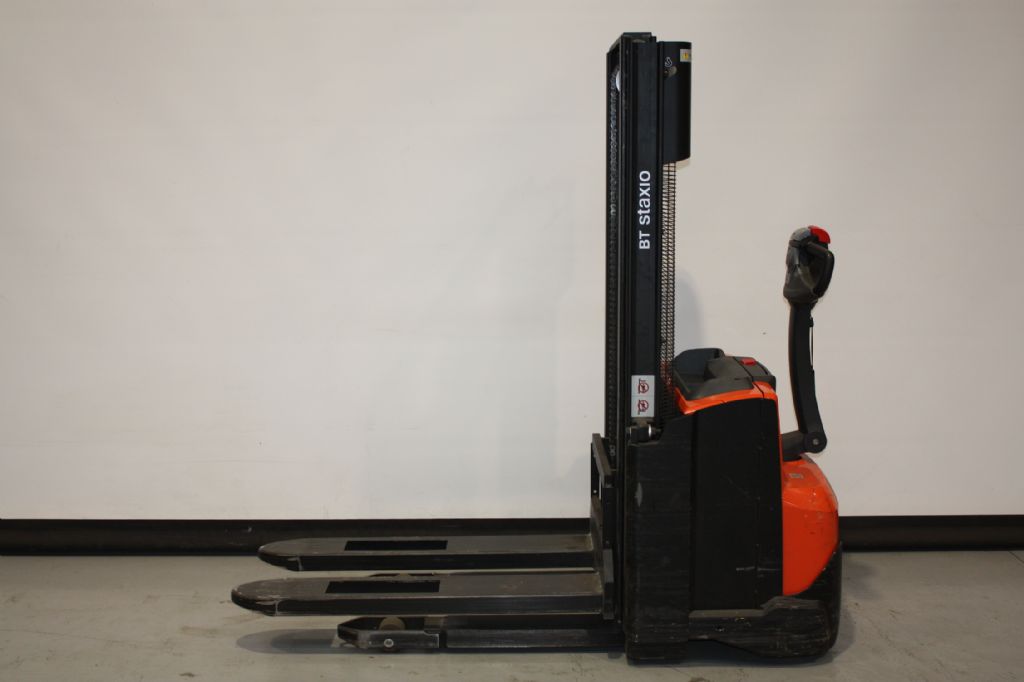 Toyota SWE120 Hochhubwagen gabelstapler-nord.de