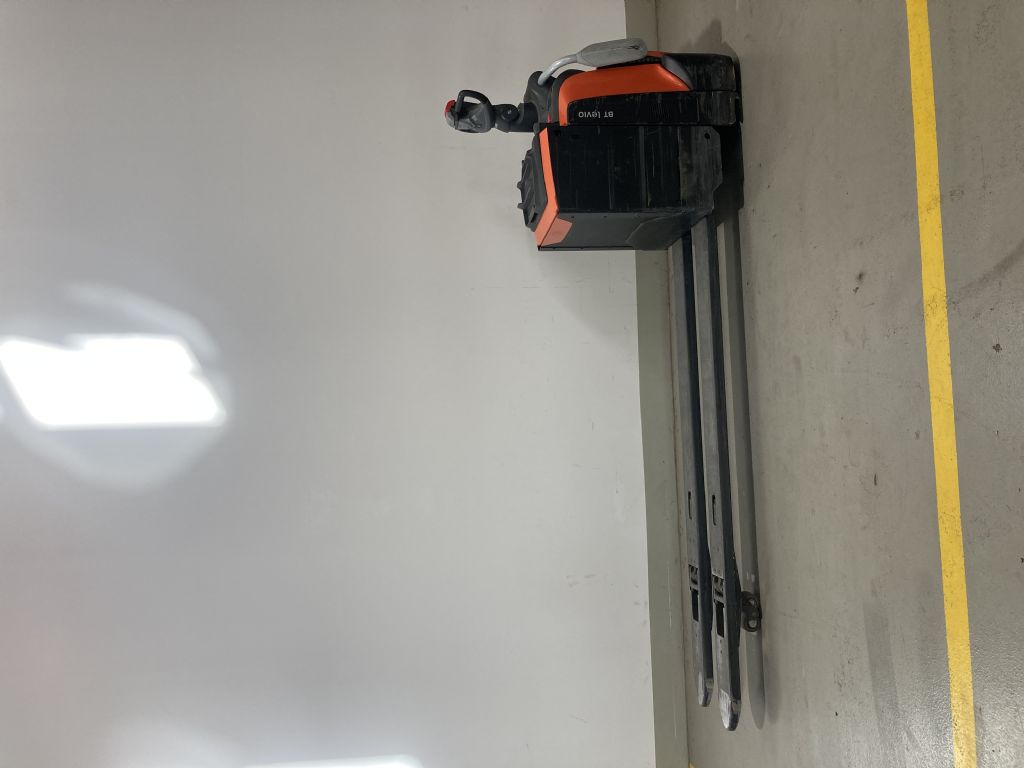 Toyota LPE250 Niederhubwagen loeffler-gabelstapler.de