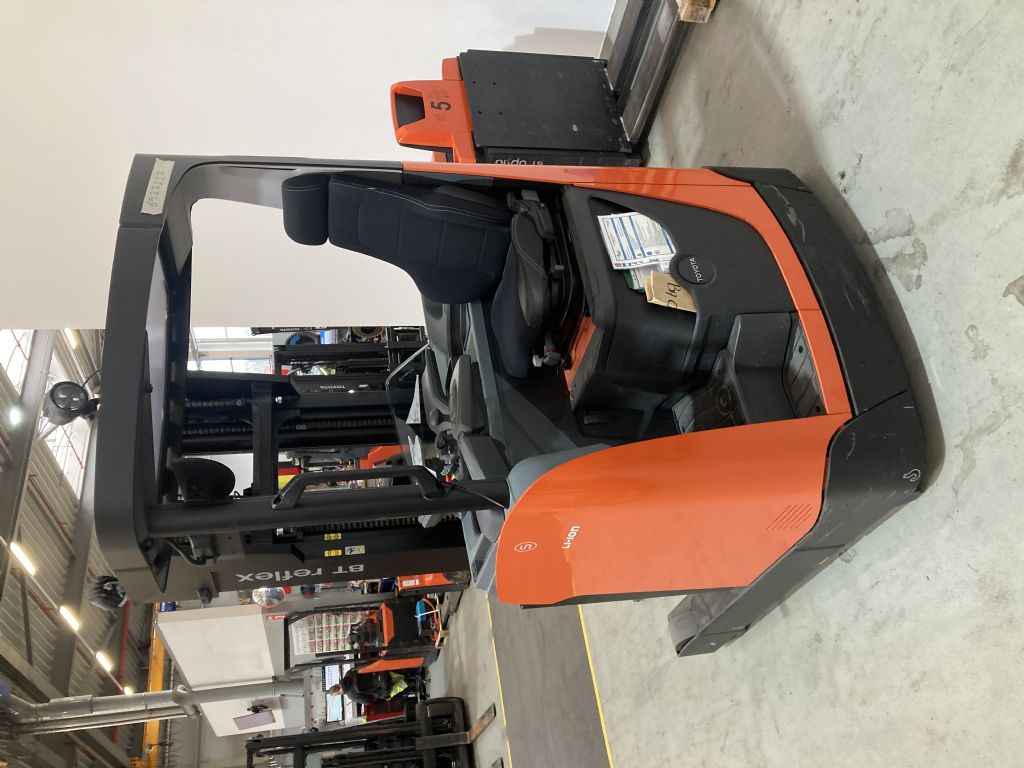 Toyota RRE140H Schubmaststapler gabelstapler-nord.de