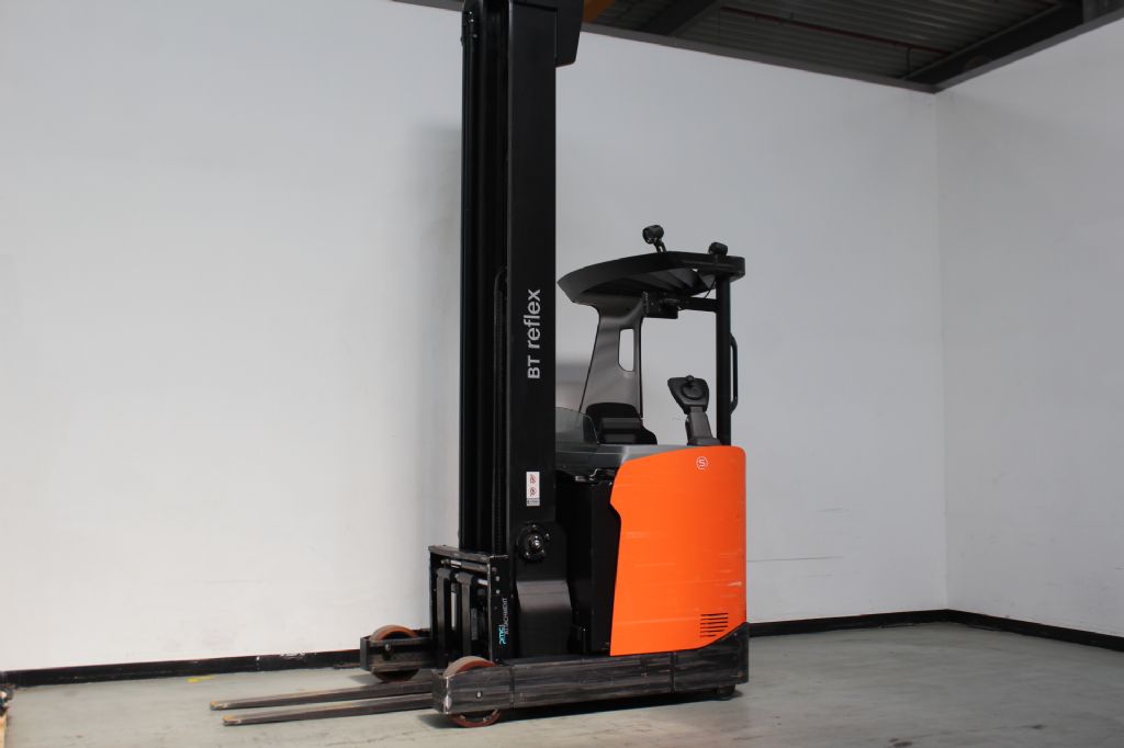 Toyota RRE140H Schubmaststapler loeffler-gabelstapler.de