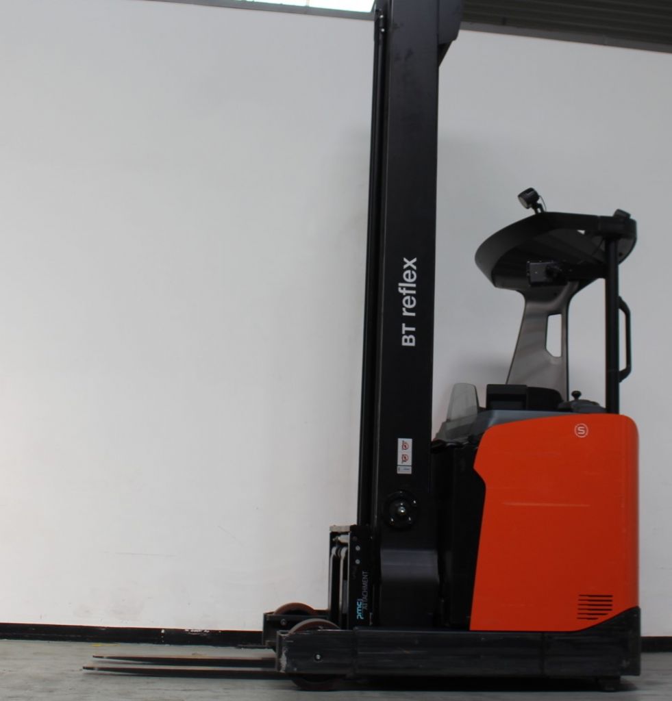 Toyota RRE140H Schubmaststapler loeffler-gabelstapler.de
