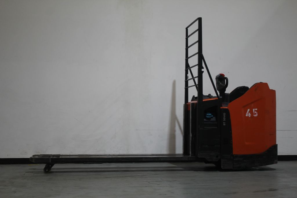 Toyota LPE250 Niederhubwagen loeffler-gabelstapler.de