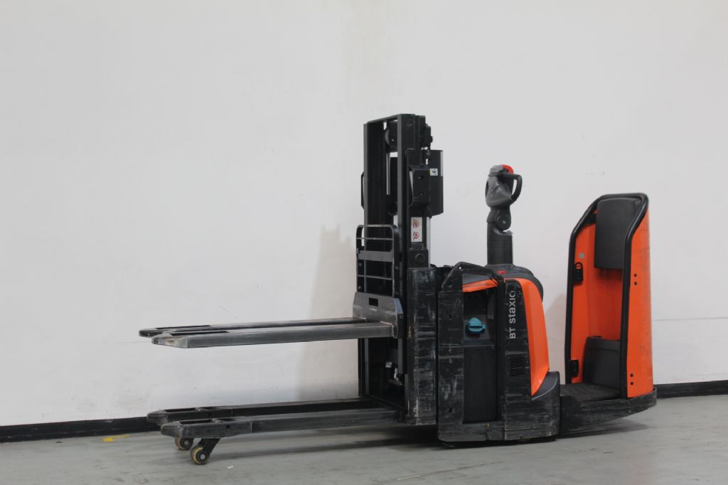 Toyota SPE200D Hochhubwagen www.heinbockel-gabelstapler.de