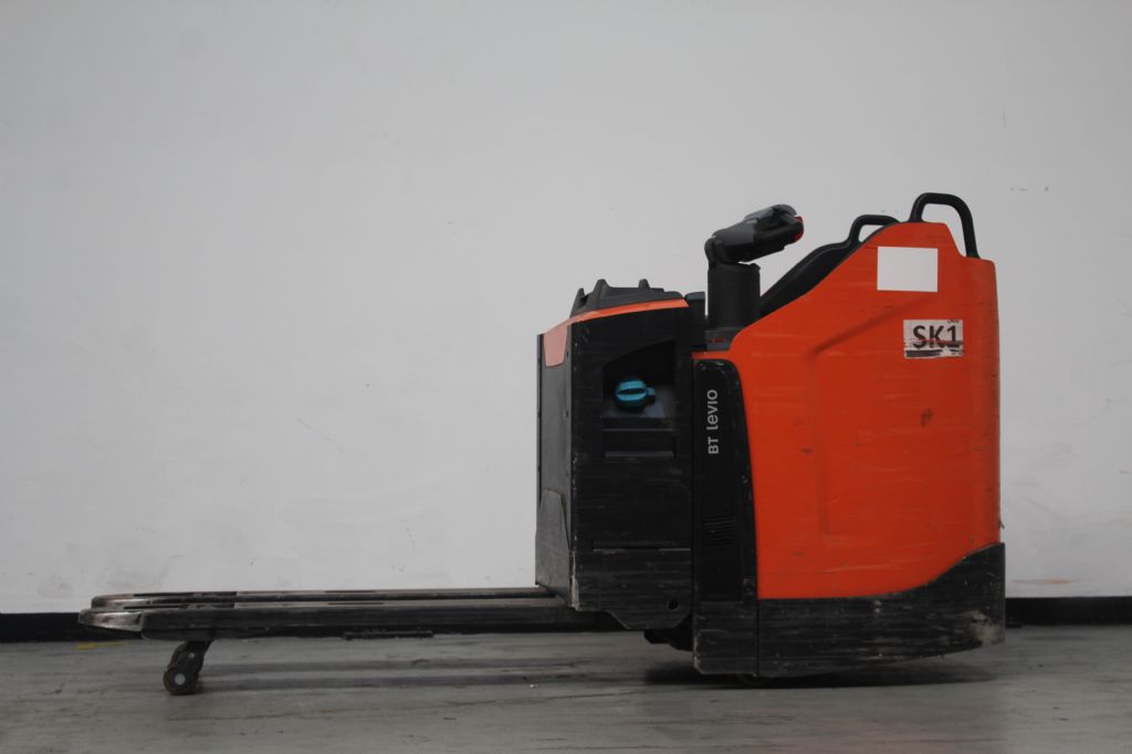 Toyota LPE200 Niederhubwagen loeffler-gabelstapler.de