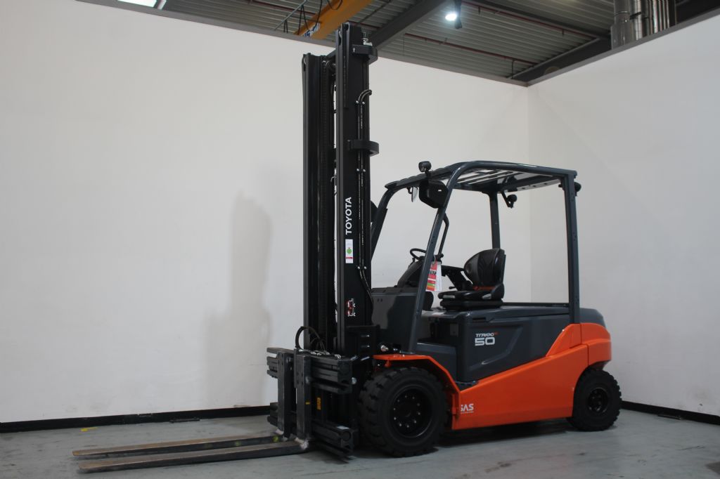 Toyota 8FBMT50 Elektro 4 Rad-Stapler gabelstapler-nord.de