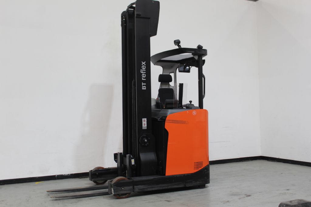 Toyota RRE140H Schubmaststapler www.foerdertechnik-rietberg.de Toyota RRE140H Schubmaststapler www.foerdertechnik-rietberg.de