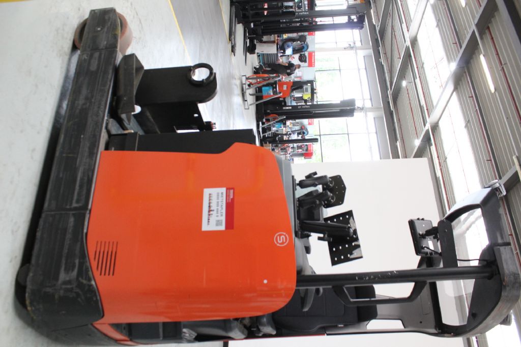 Toyota RRE200H Schubmaststapler loeffler-gabelstapler.de
