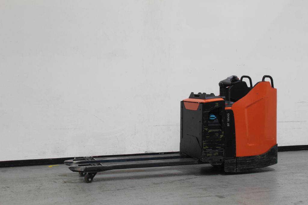 Toyota LPE250 Niederhubwagen www.heinbockel-gabelstapler.de