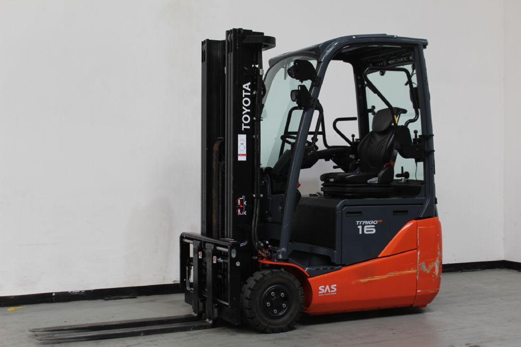 Toyota 8FBEK16T Elektro 3 Rad-Stapler www.foerdertechnik-rietberg.de Toyota 8FBEK16T Elektro 3 Rad-Stapler www.foerdertechnik-rietberg.de