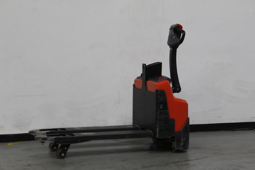 Toyota LWI160 Niederhubwagen loeffler-gabelstapler.de