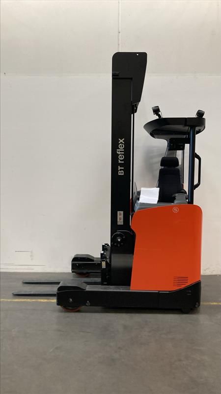 Toyota RRE140H Schubmaststapler www.heinbockel-gabelstapler.de