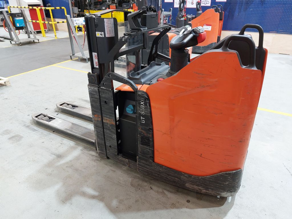 Toyota SPE200D Hochhubwagen loeffler-gabelstapler.de