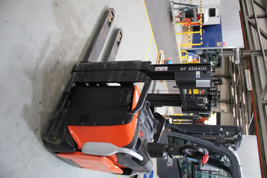 Toyota SPE200D Hochhubwagen loeffler-gabelstapler.de