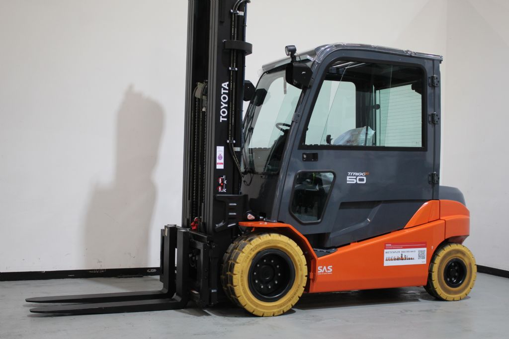 Toyota 8FBMT50 Elektro 4 Rad-Stapler gfg-gabelstapler.de