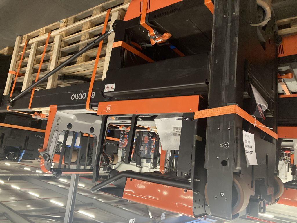 Toyota OME100H Hochhubkommissionierer www.foerdertechnik-rietberg.de Toyota OME100H Hochhubkommissionierer www.foerdertechnik-rietberg.de