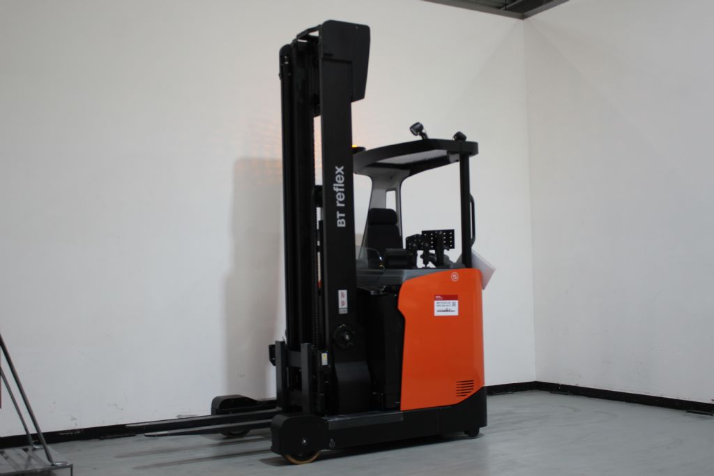 Toyota RRE160H Schubmaststapler gfg-gabelstapler.de