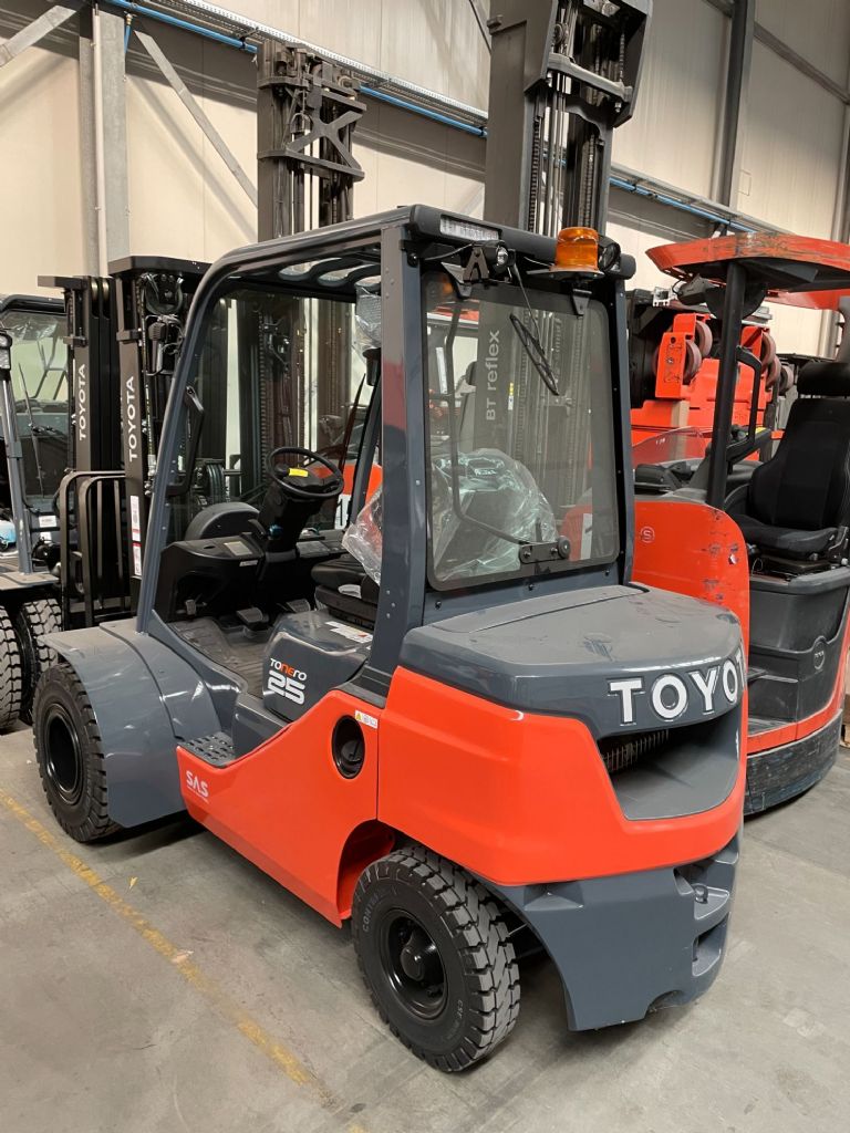 Toyota 52-8FDF25 Dieselstapler kirchnerpartner.de