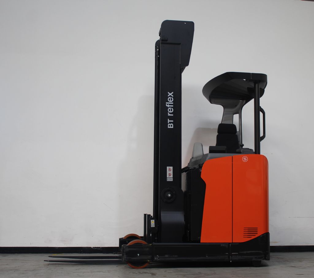 Toyota RRE140HE Schubmaststapler loeffler-gabelstapler.de
