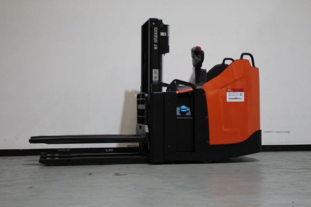 Toyota SPE200D Hochhubwagen gfg-gabelstapler.de