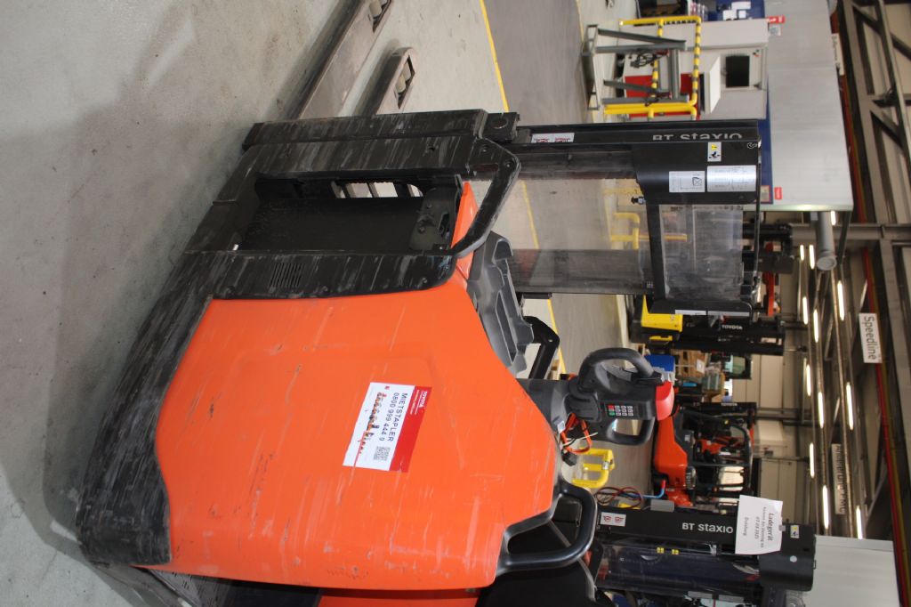 Toyota SPE200D Hochhubwagen www.heinbockel-gabelstapler.de