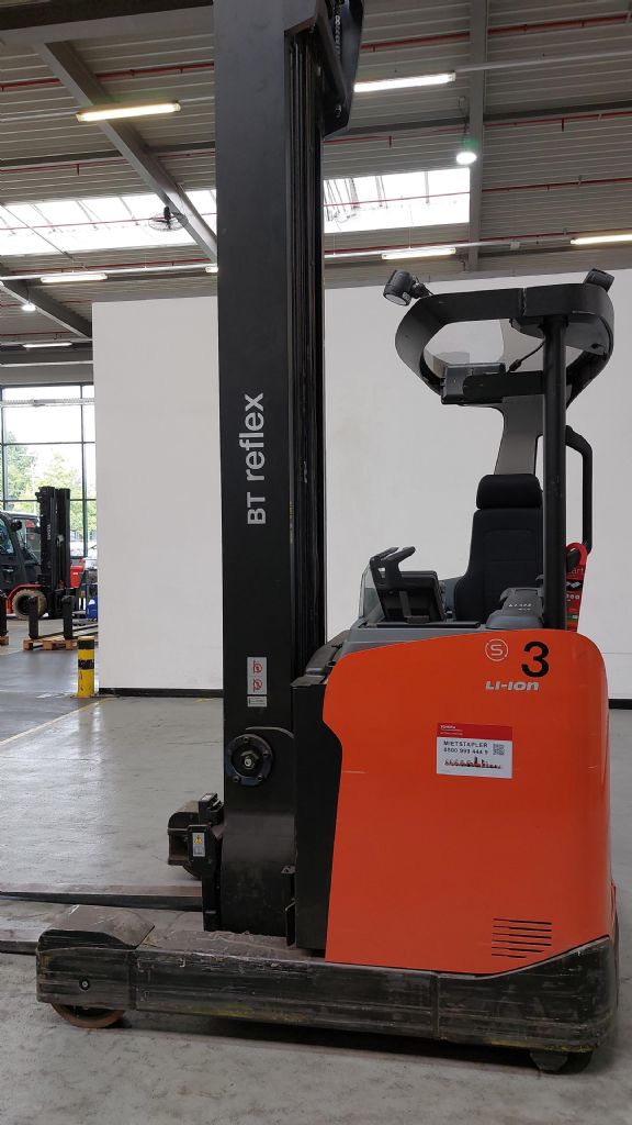 Toyota RRE160H Schubmaststapler loeffler-gabelstapler.de