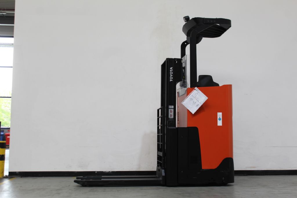 Toyota SSI200D Quersitzstapler gabelstapler-nord.de