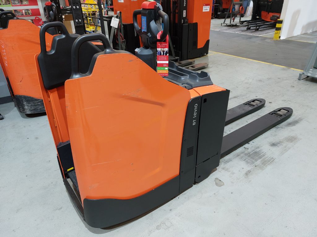 Toyota LPE220 Niederhubwagen gabelstapler-nord.de