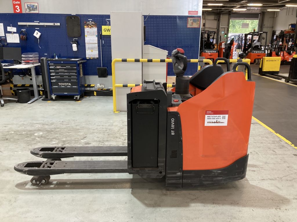 Toyota LPE220 Niederhubwagen gabelstapler-nord.de