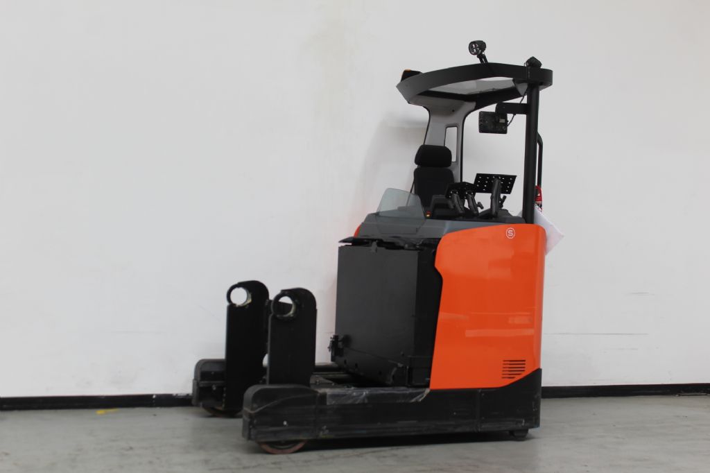 Toyota RRE200H Schubmaststapler loeffler-gabelstapler.de
